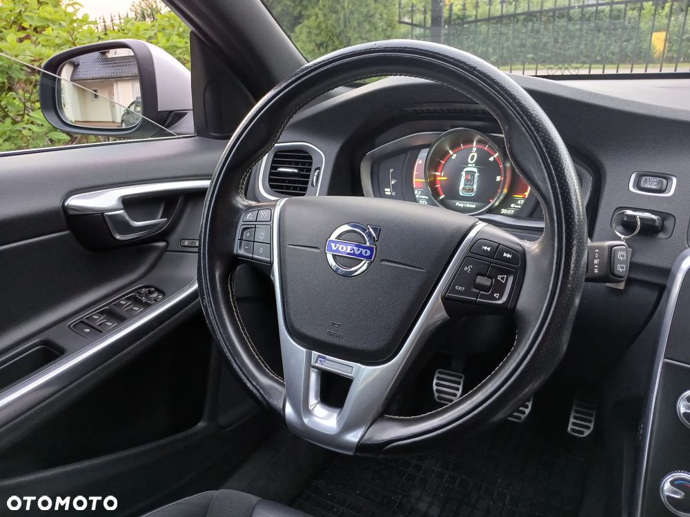 Volvo V60 D3 R-Design Momentum - 26