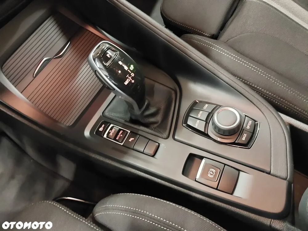 BMW X1 sDrive18i - 12
