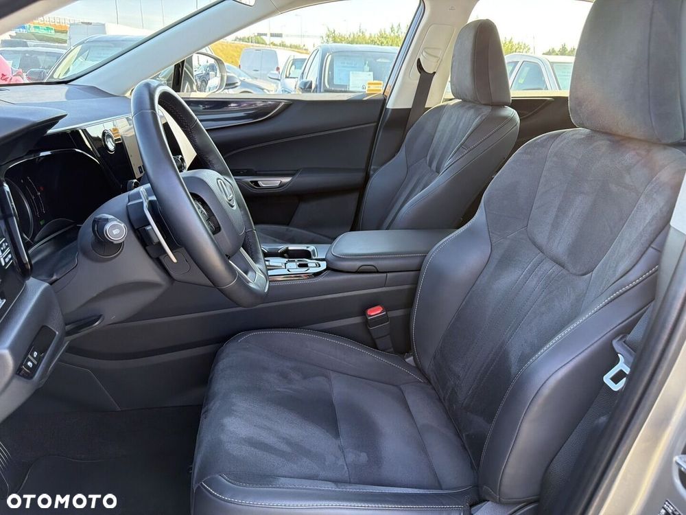 Lexus NX 350h Elegance 2WD - 24