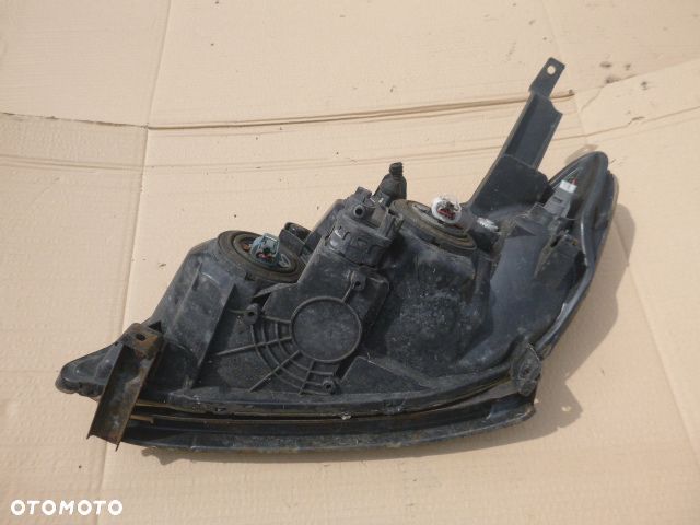 LAMPA PRAWY PRZÓD PRAWA PRZEDNIA HONDA CIVIC VII LIFT SEDAN 5D 04-06 - 14