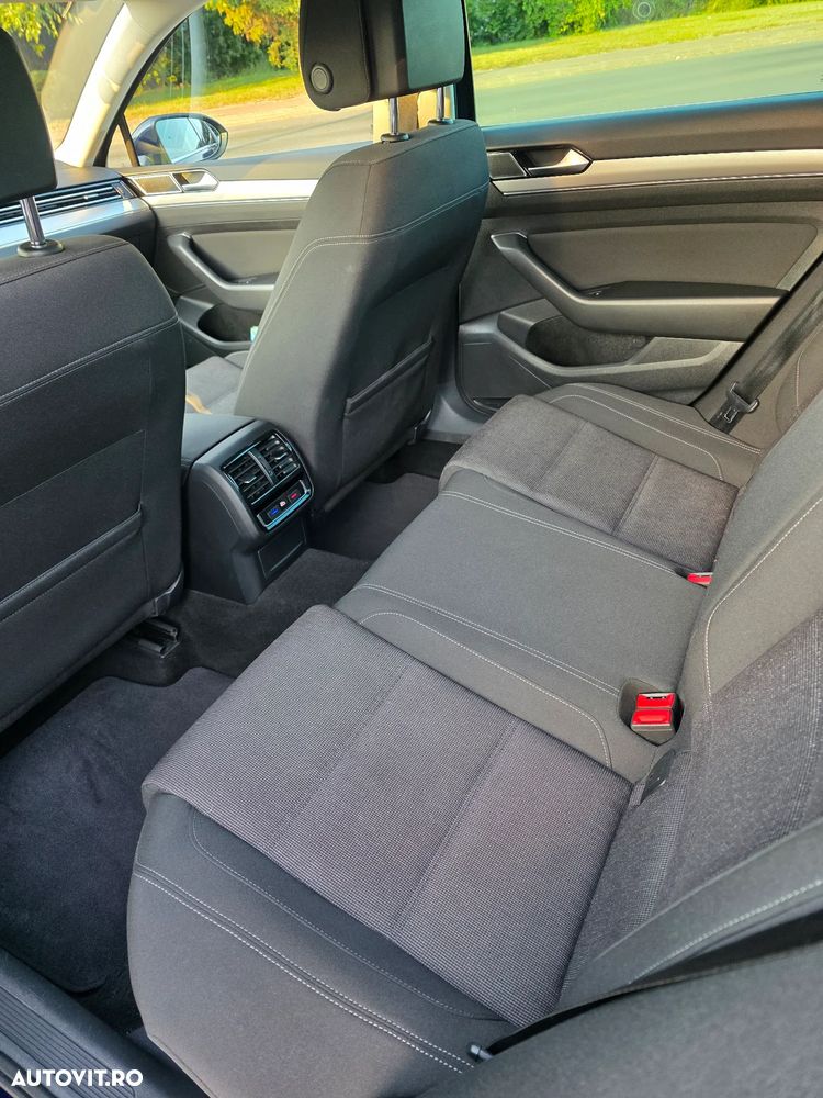 Volkswagen Passat 2.0 TDI DSG Highline - 16