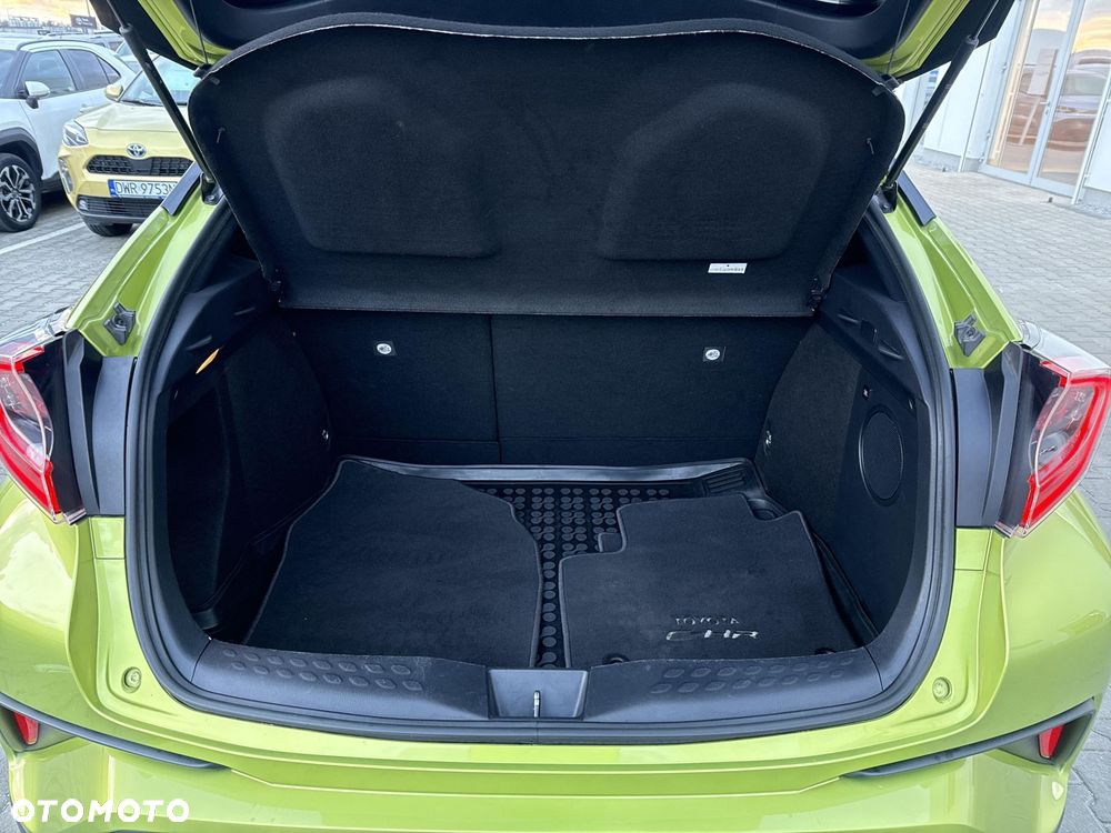 Toyota C-HR 1.8 Hybrid Neon Lime powered by JBL - 11