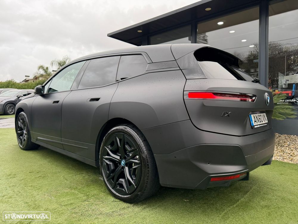 BMW iX xDrive 40 - 12