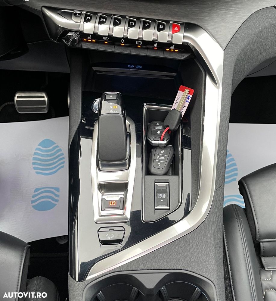 Peugeot 3008 PHEV 300 EAT8 4X4 GT - 28