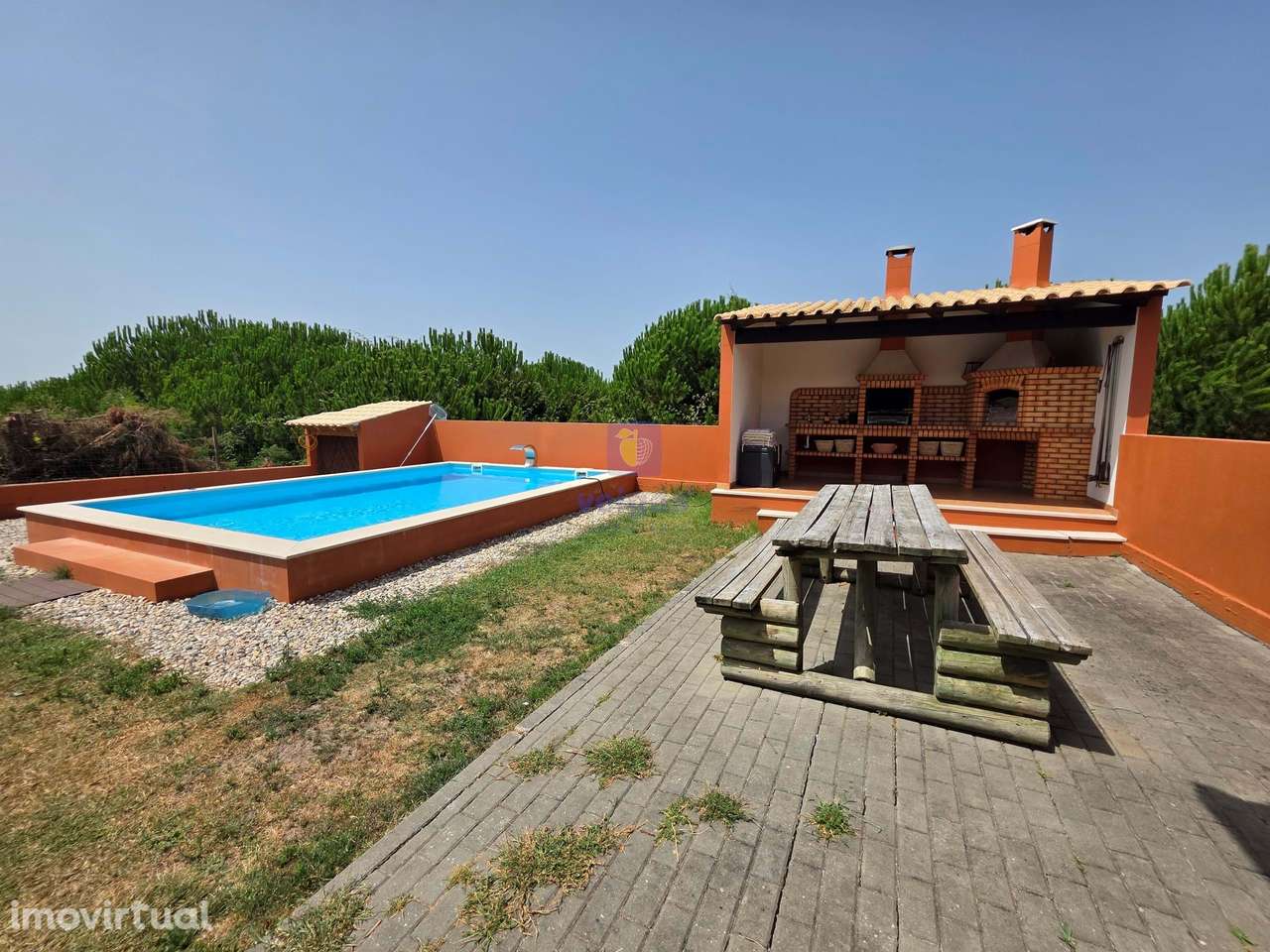 Moradia Térrea com Terreno de 7665m2, Piscina e Sala de Jogos apenas a - Grande imagem: 4/60