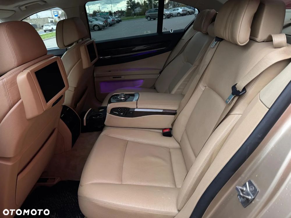 BMW Seria 7 740d xDrive - 15