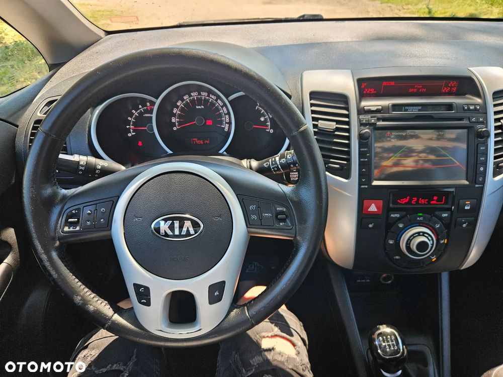 Kia Venga - 13