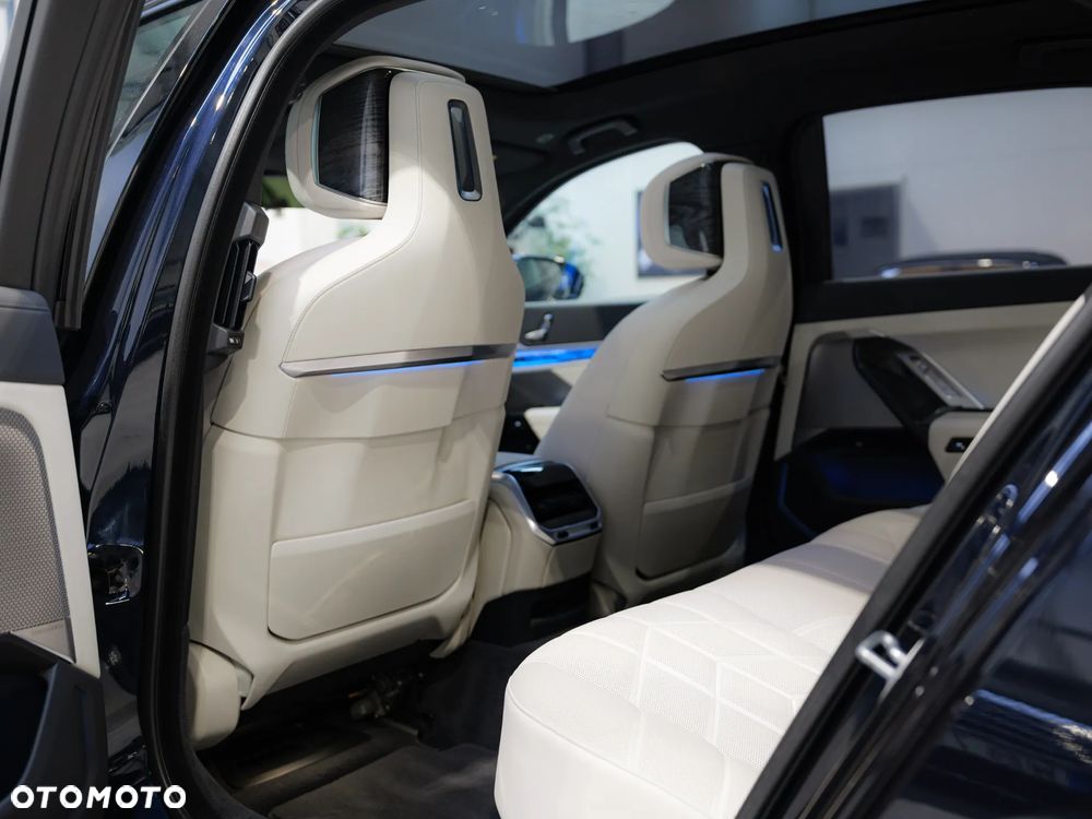 BMW Seria 7 740d xDrive sport - 19