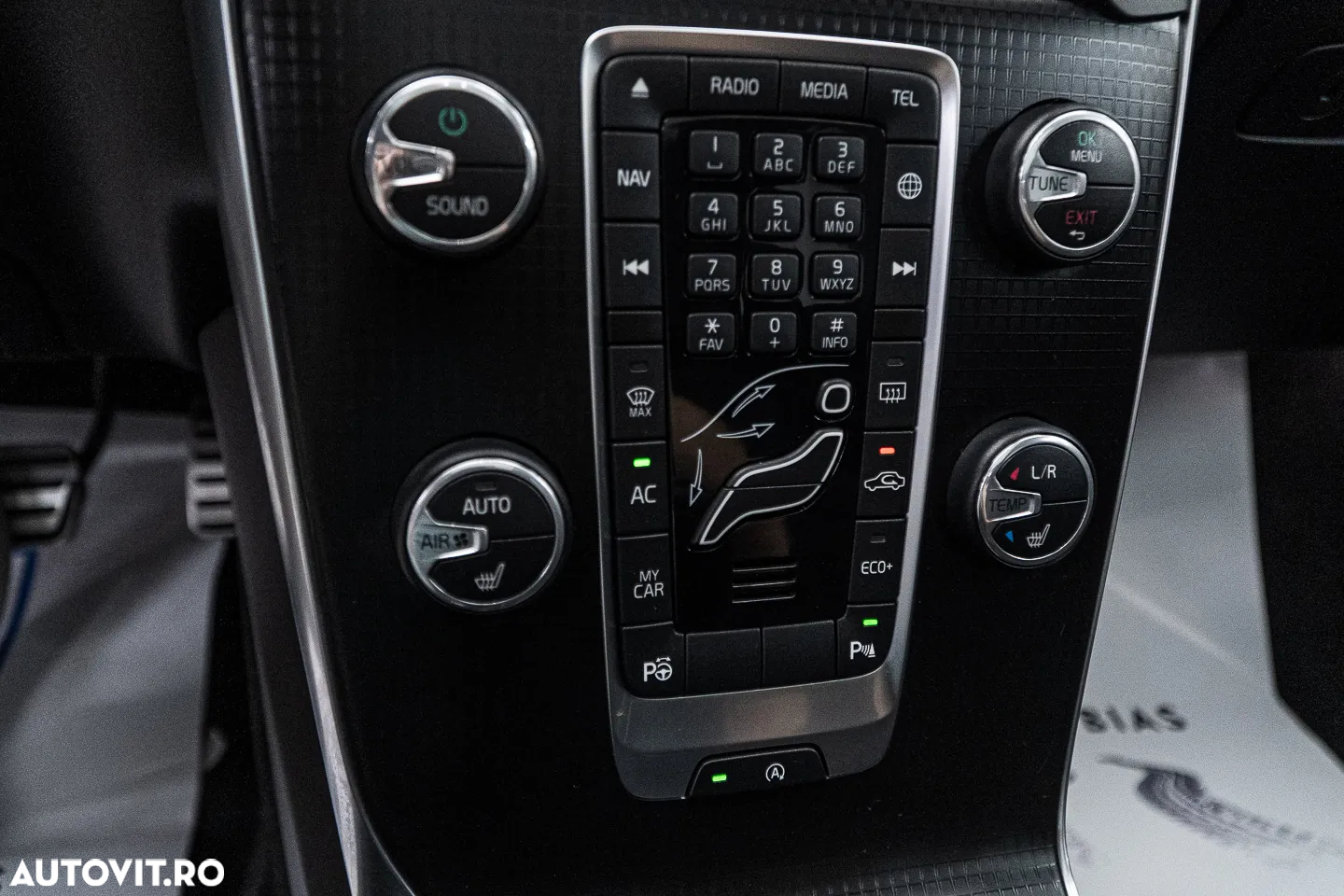 Volvo V40 T3 Geartronic RDesign - 11