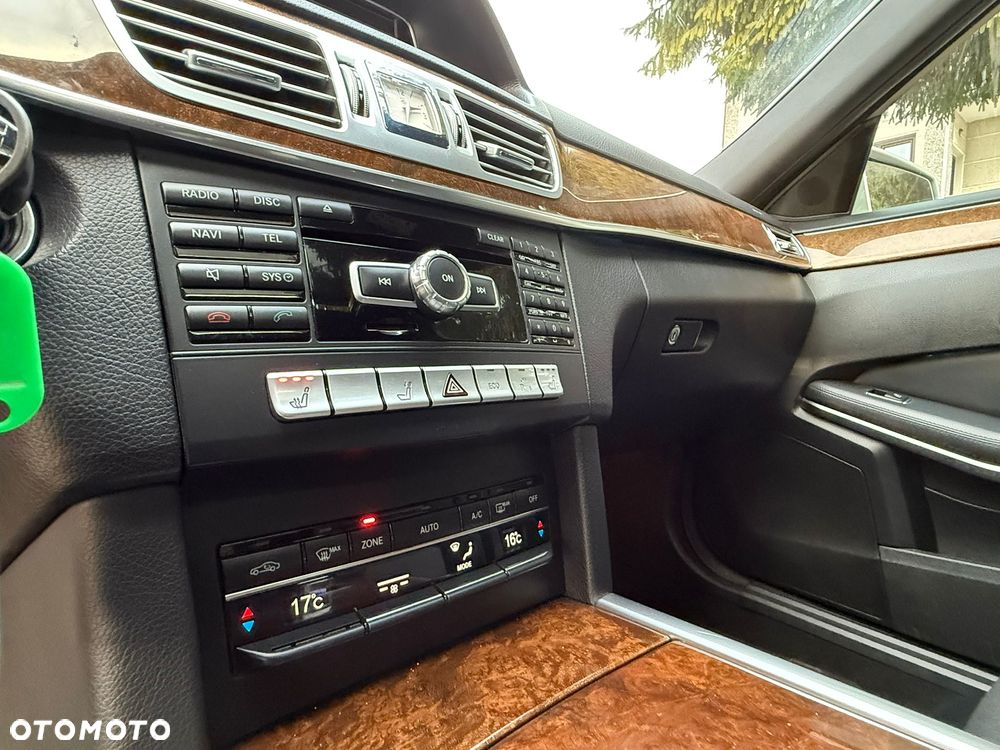 Mercedes-Benz Klasa E 220 BlueTEC 4Matic 7G-TRONIC Avantgarde - 22