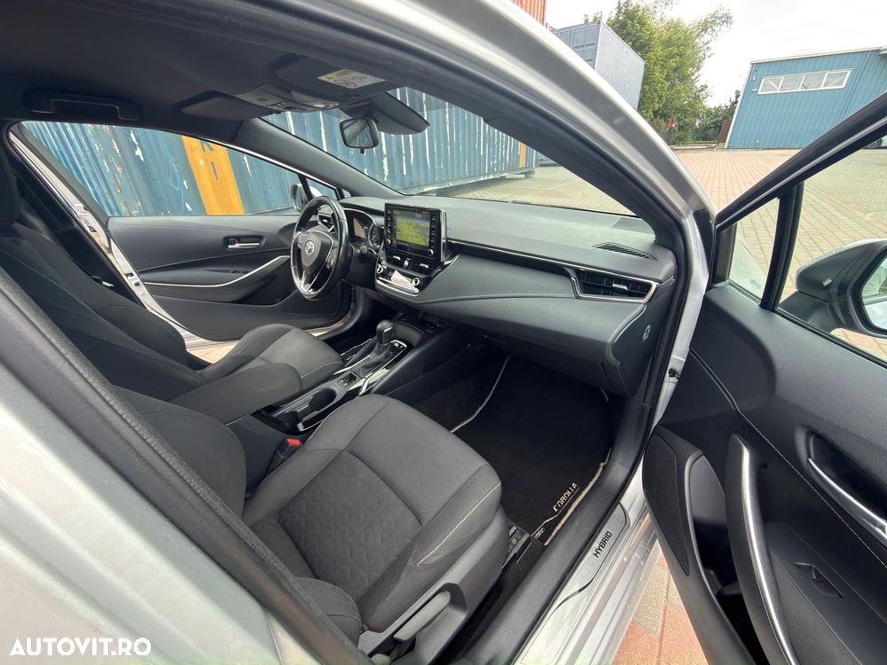 Toyota Corolla 1.8 HSD Business - 19