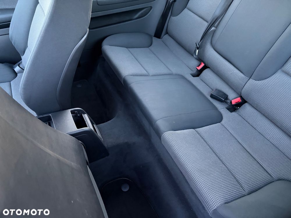Audi A3 3-drzwiowe 1.6 Ambiente - 9