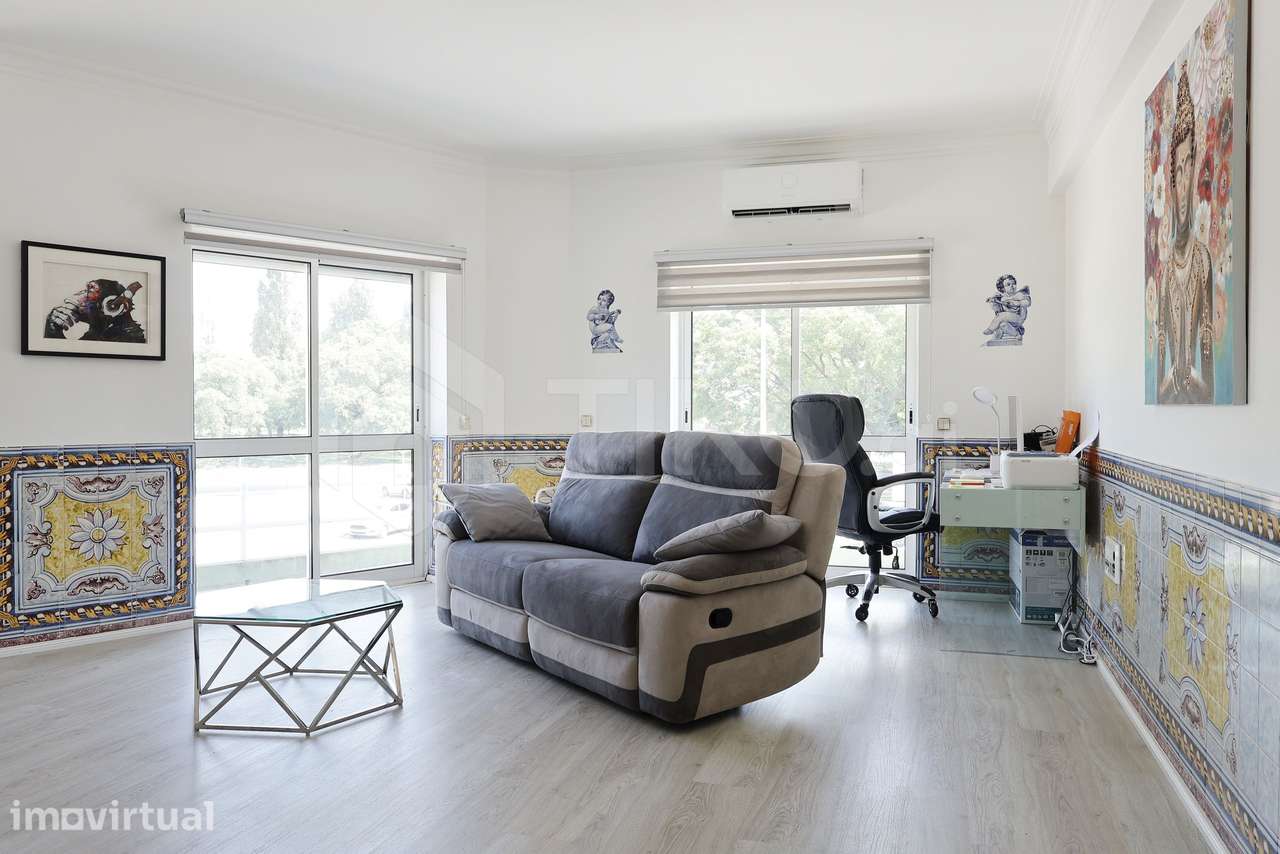 T3 TRANSFORMADO EM T2 | 157 M² DE ÁREA TOTAL | REMODELADO E MOBILADO | - Grande imagem: 3/36