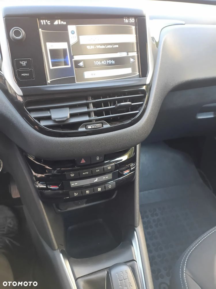 Peugeot 208 1.2 PureTech Active - 12