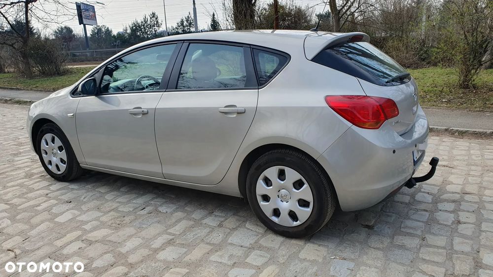 Opel Astra 1.6 - 7