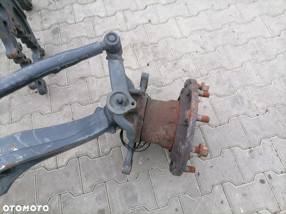 Zwrotnica prawa piasta Mercedes Actros MP4 9603321101 - 2