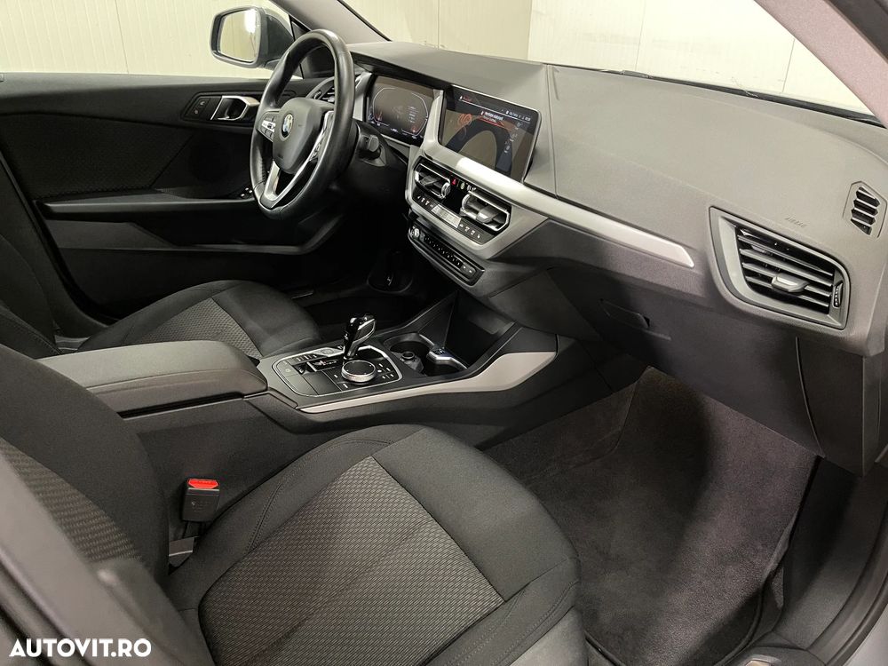 BMW Seria 2 218d AT - 11