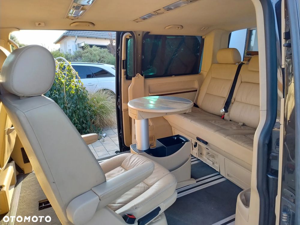 Volkswagen Multivan - 9