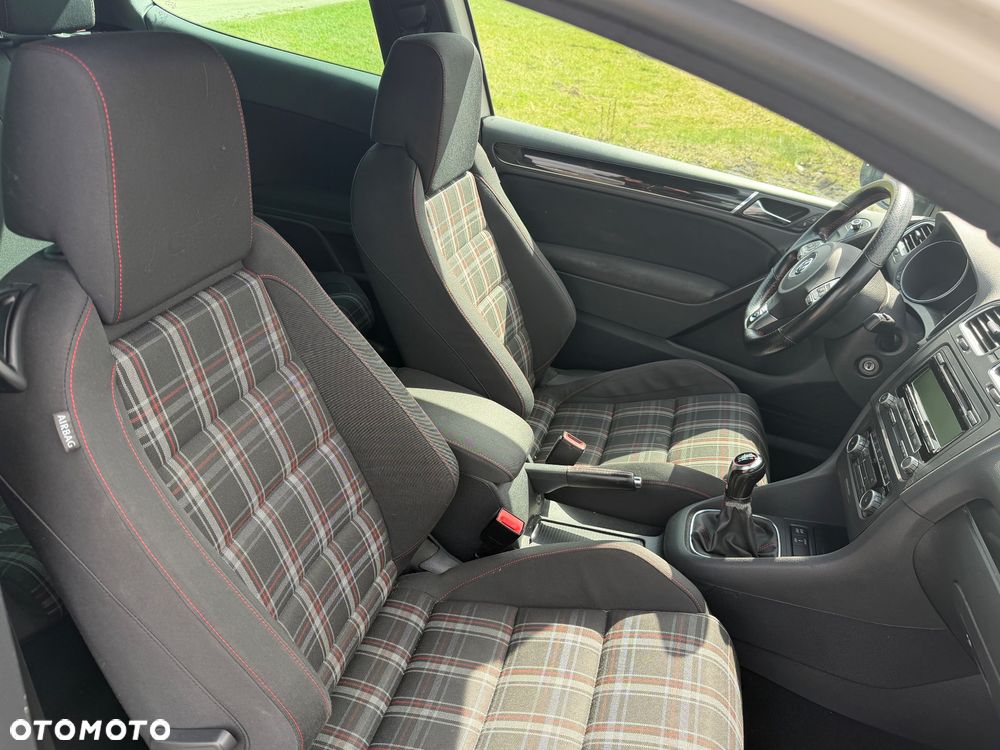 Volkswagen Golf 2.0 GTI - 26