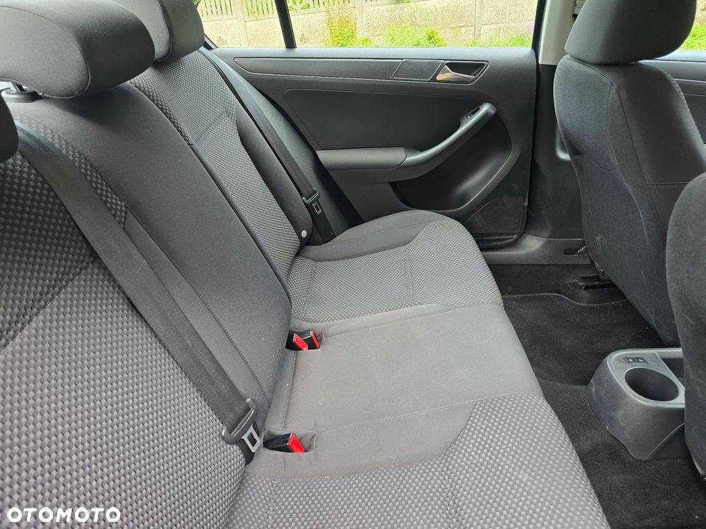 Volkswagen Jetta 2.0 Base - 11