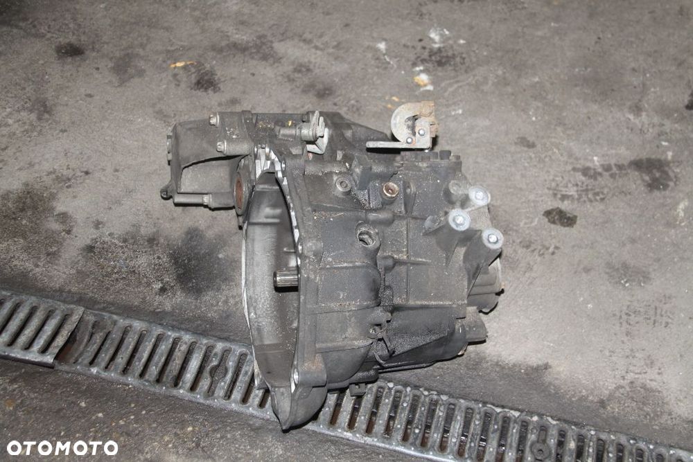 Opel Vectra C 2.2 Benzyna skrzynia biegów 5B - 4