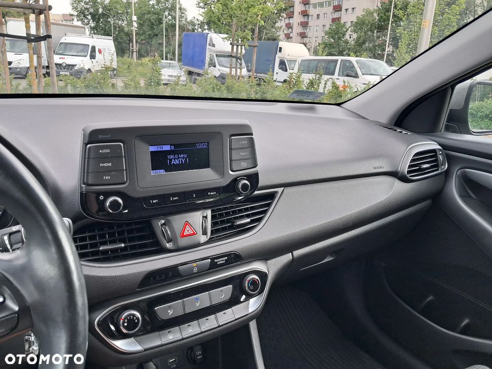 Hyundai i30 1.4 Classic + - 9