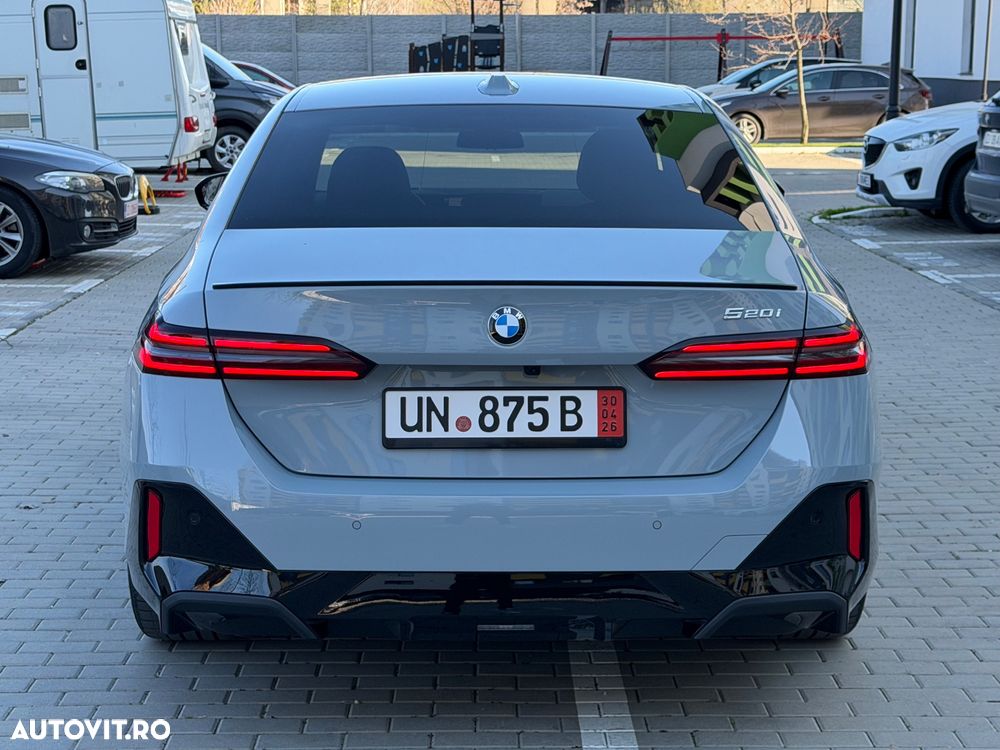 BMW Seria 5 520i AT MHEV - 4