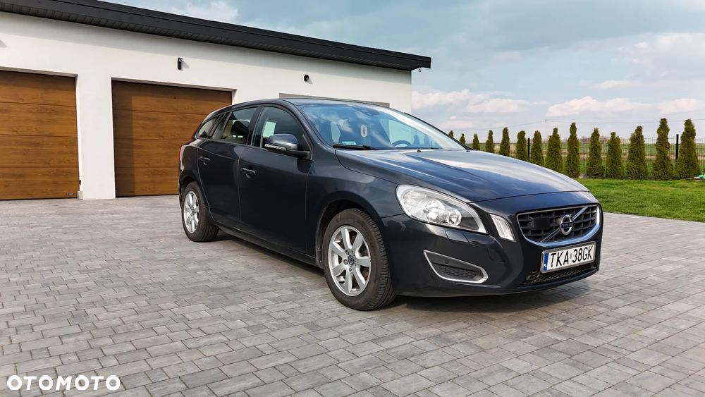 Volvo V60 D3 Momentum - 4