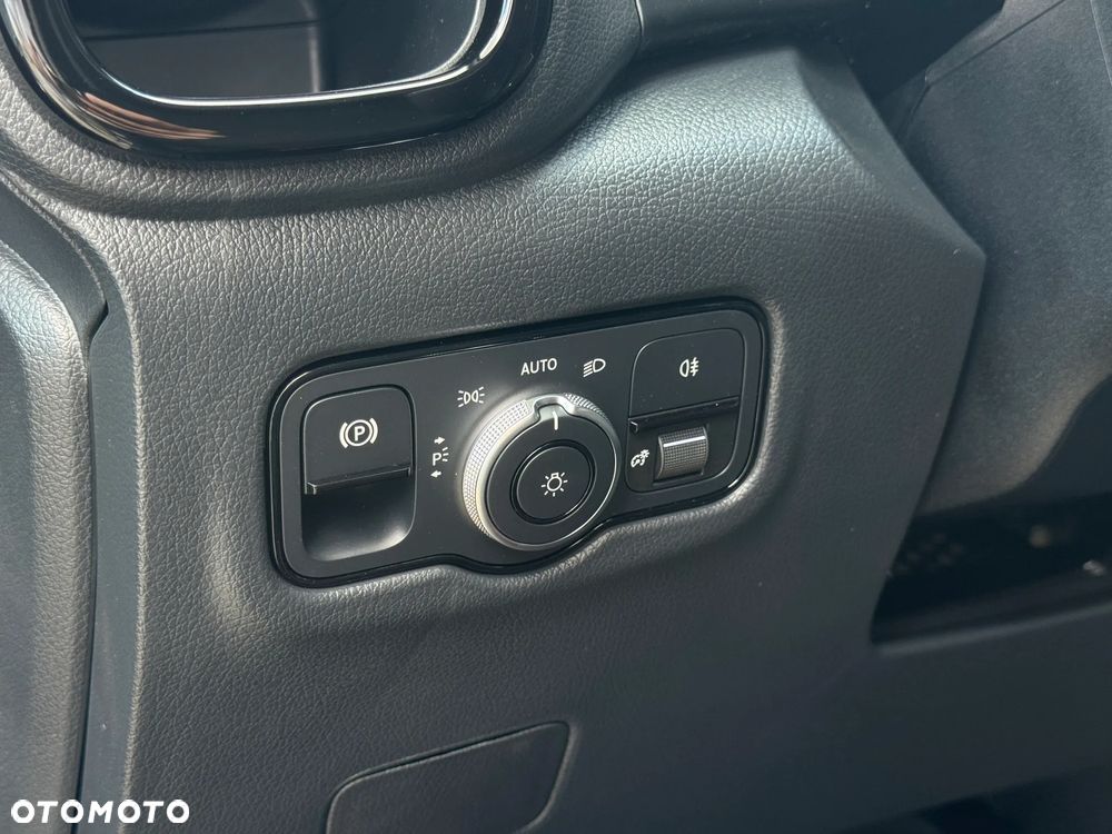 Mercedes-Benz Vito - 15