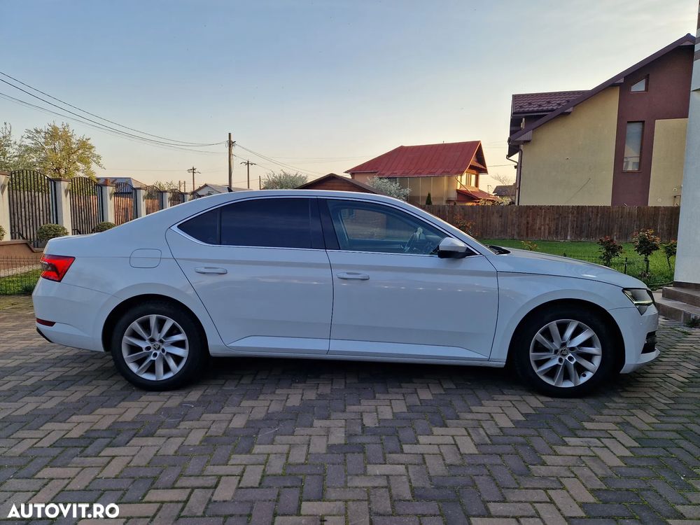 Skoda Superb 2.0 TDI DSG Ambition - 25