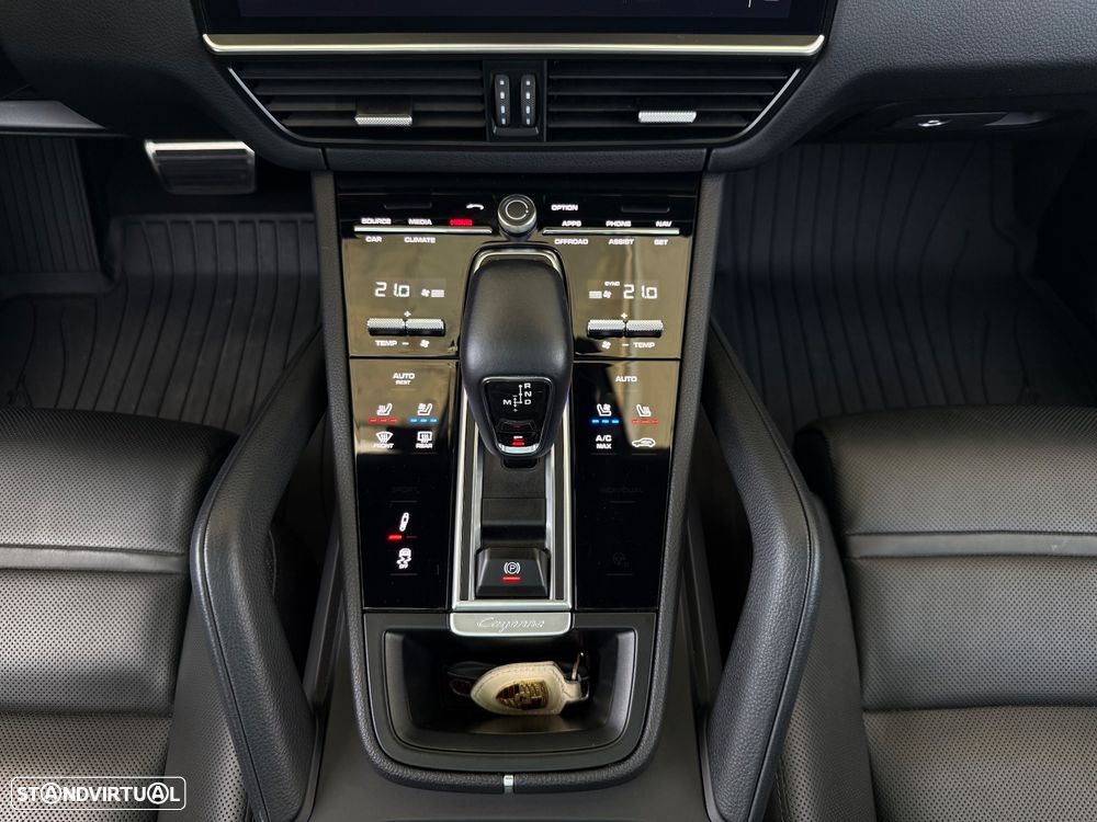 Porsche Cayenne Coupé S Platinum Edition - 29