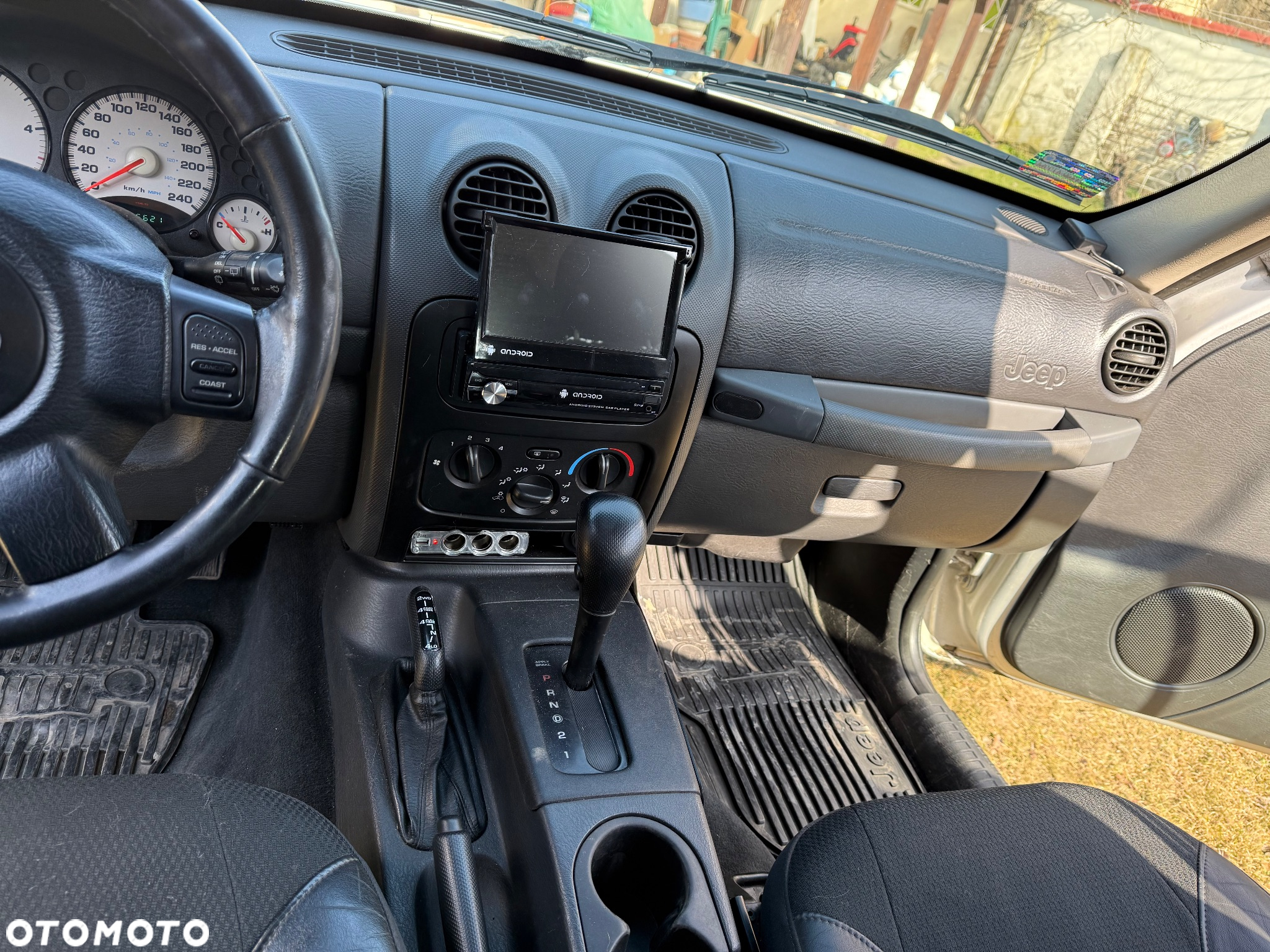 Jeep Cherokee - 9