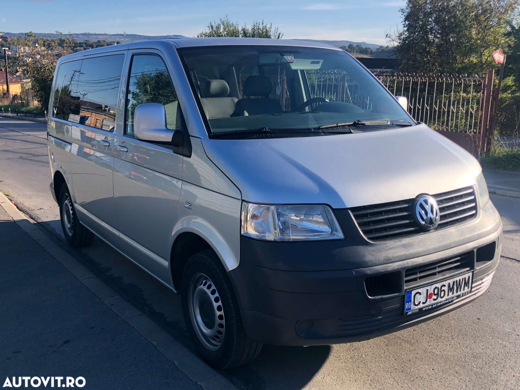 Volkswagen Caravelle - 2