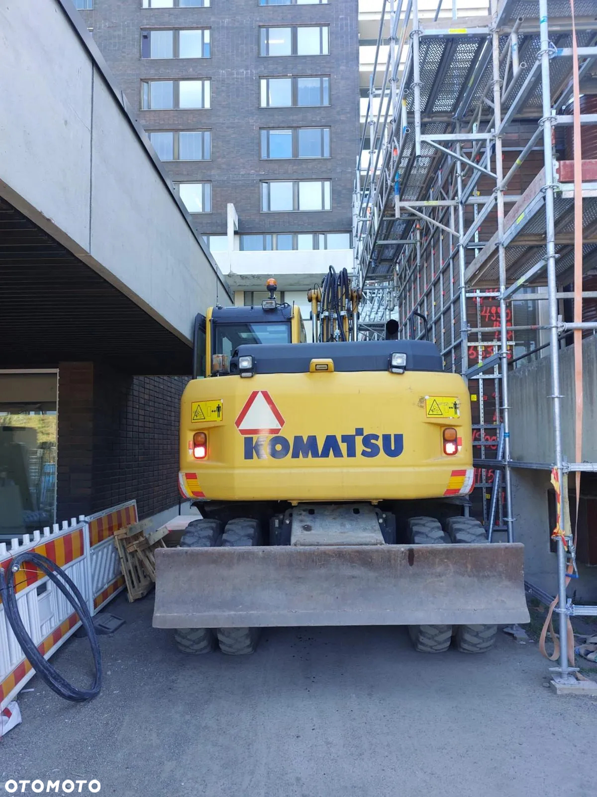 Komatsu Koparka kołowa Komatsu PW 148 Pług podpory Klima Centralne smarowanie Rototil Ramię 2 razy łamane PIĘKNA - 5