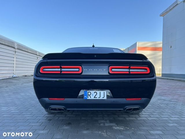 Dodge Challenger - 6