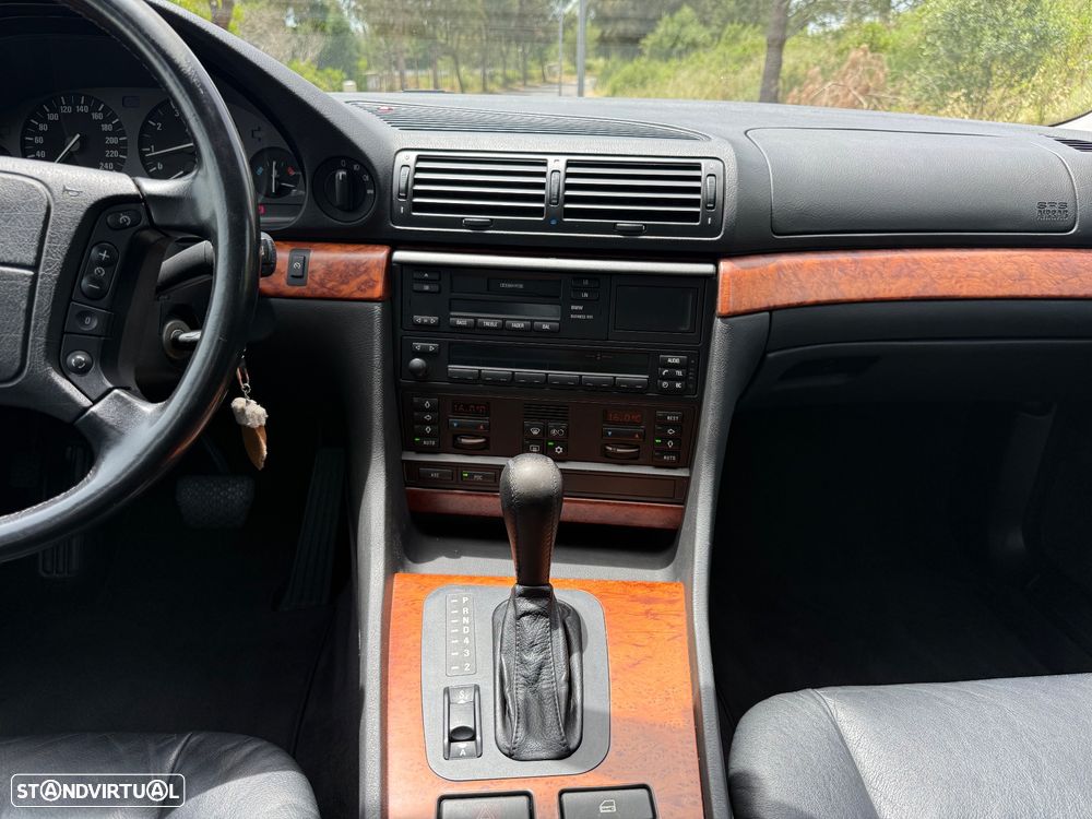 BMW 730 - 22