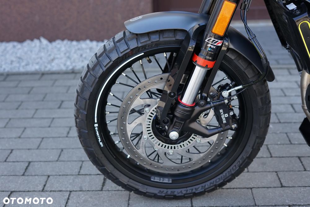 Husqvarna Svartpilen - 34