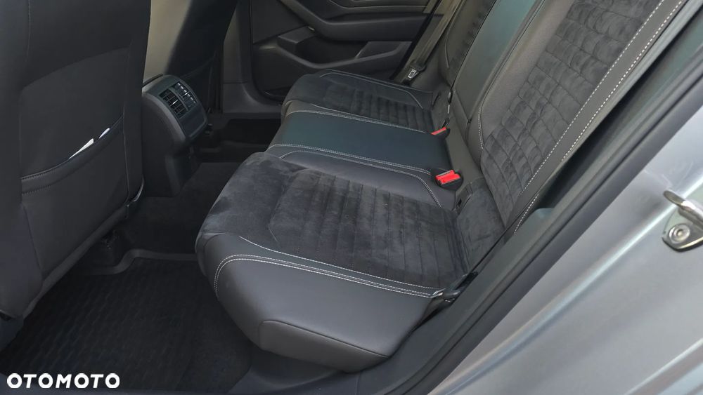 Volkswagen Passat 1.5 TSI EVO Elegance DSG - 25