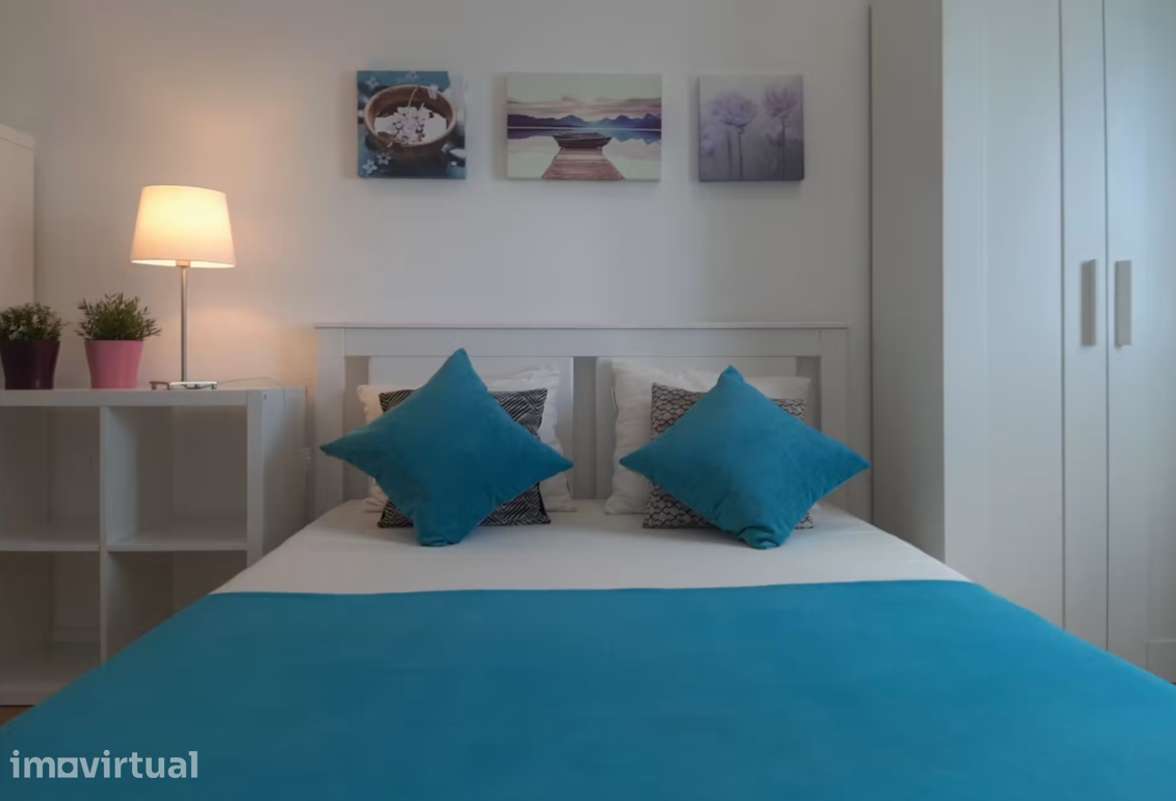 Quarto com WC privado, cama grande, localização excelente - Grande imagem: 3/12