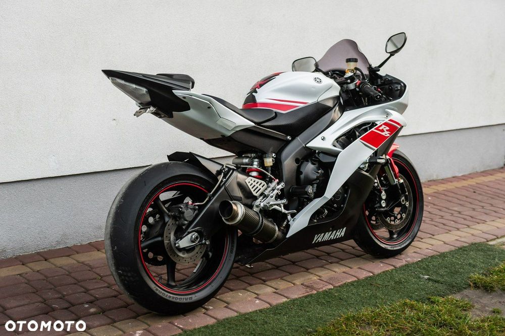Yamaha R6 - 4