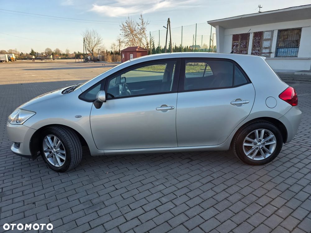 Toyota Auris 1.6 Life - 4