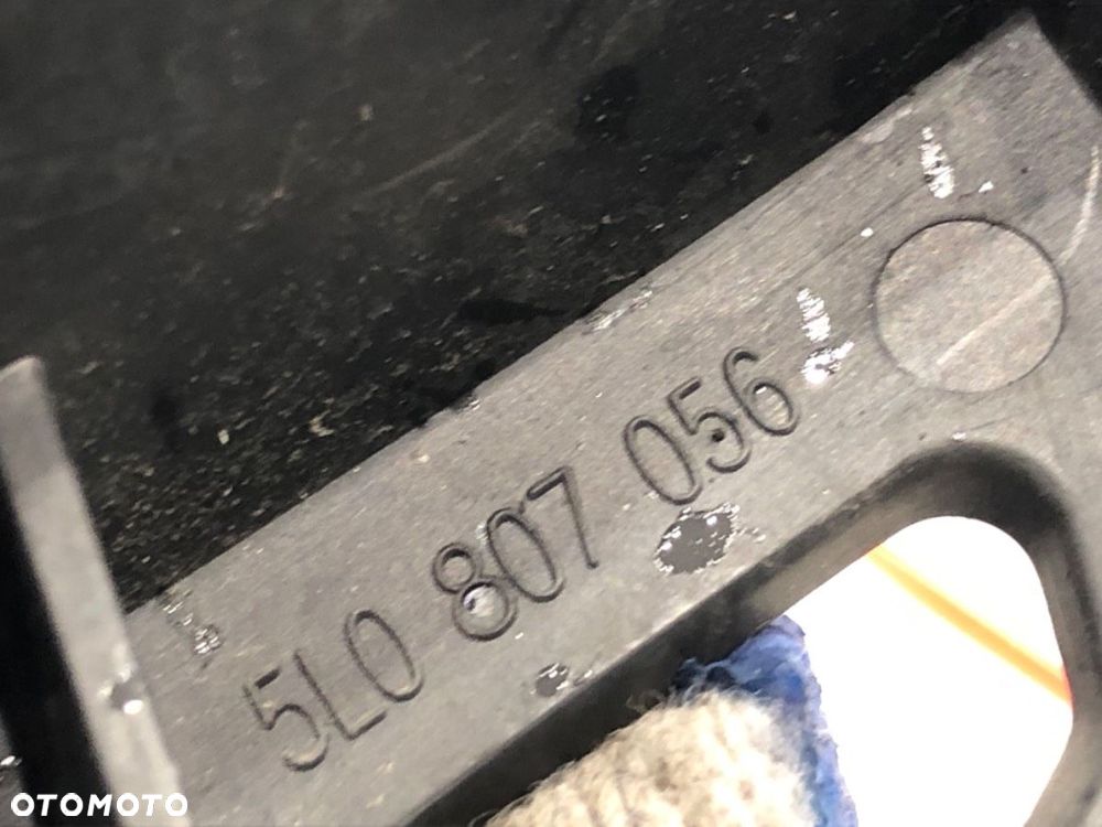 SPRYSKIWACZ REFLEKTORA PRAWY PRZÓD  SKODA YETI (5L) 2009 - 2017 1.4 TSI 90 kW [122 KM] benzyna 2010 - 5