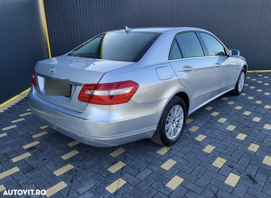 Mercedes-Benz E 220 CDI DPF BlueEFFICIENCY Automatik - 4