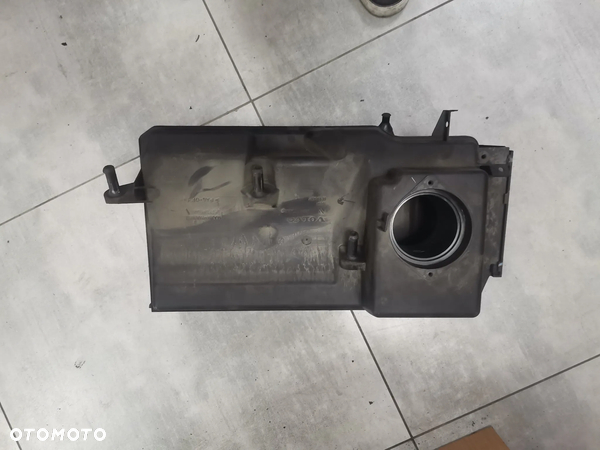 Obudowa filtra powietrza Volvo S40 V50 C30 C70 2.5 T 30677533