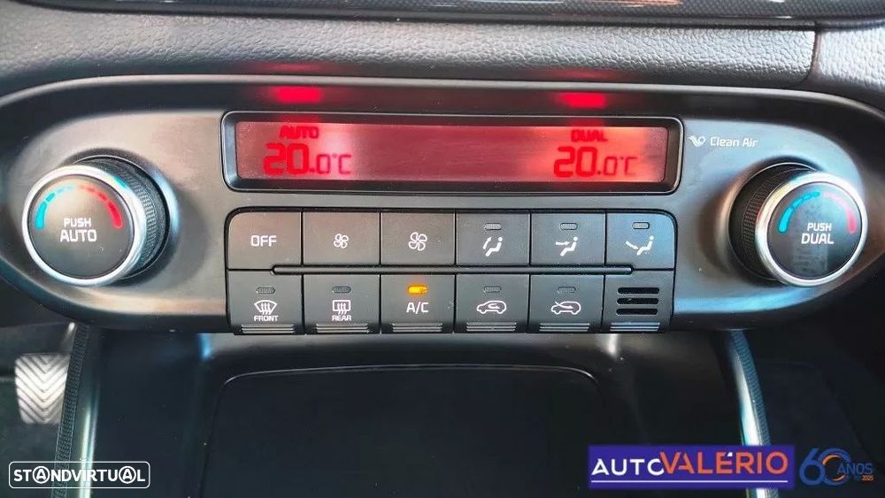 Kia Carens 1.7 CRDi ISG EX - 22