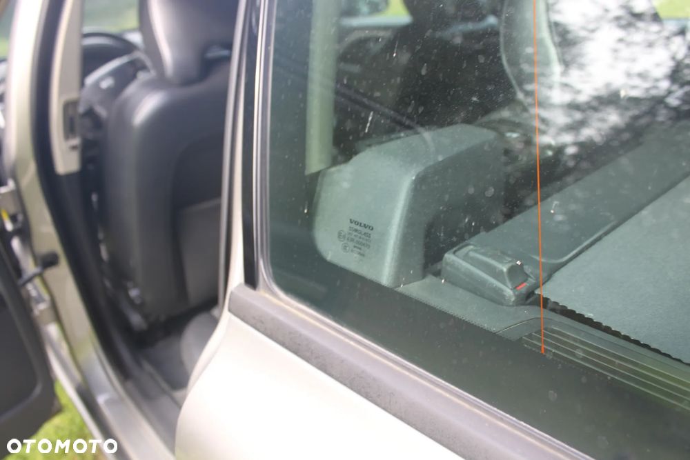 Volvo V70 2.4D Momentum - 29