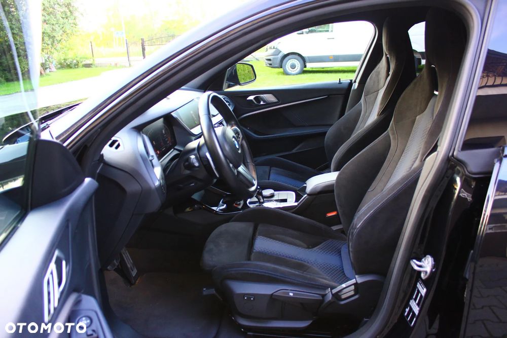 BMW Seria 2 218d M Sport sport - 24