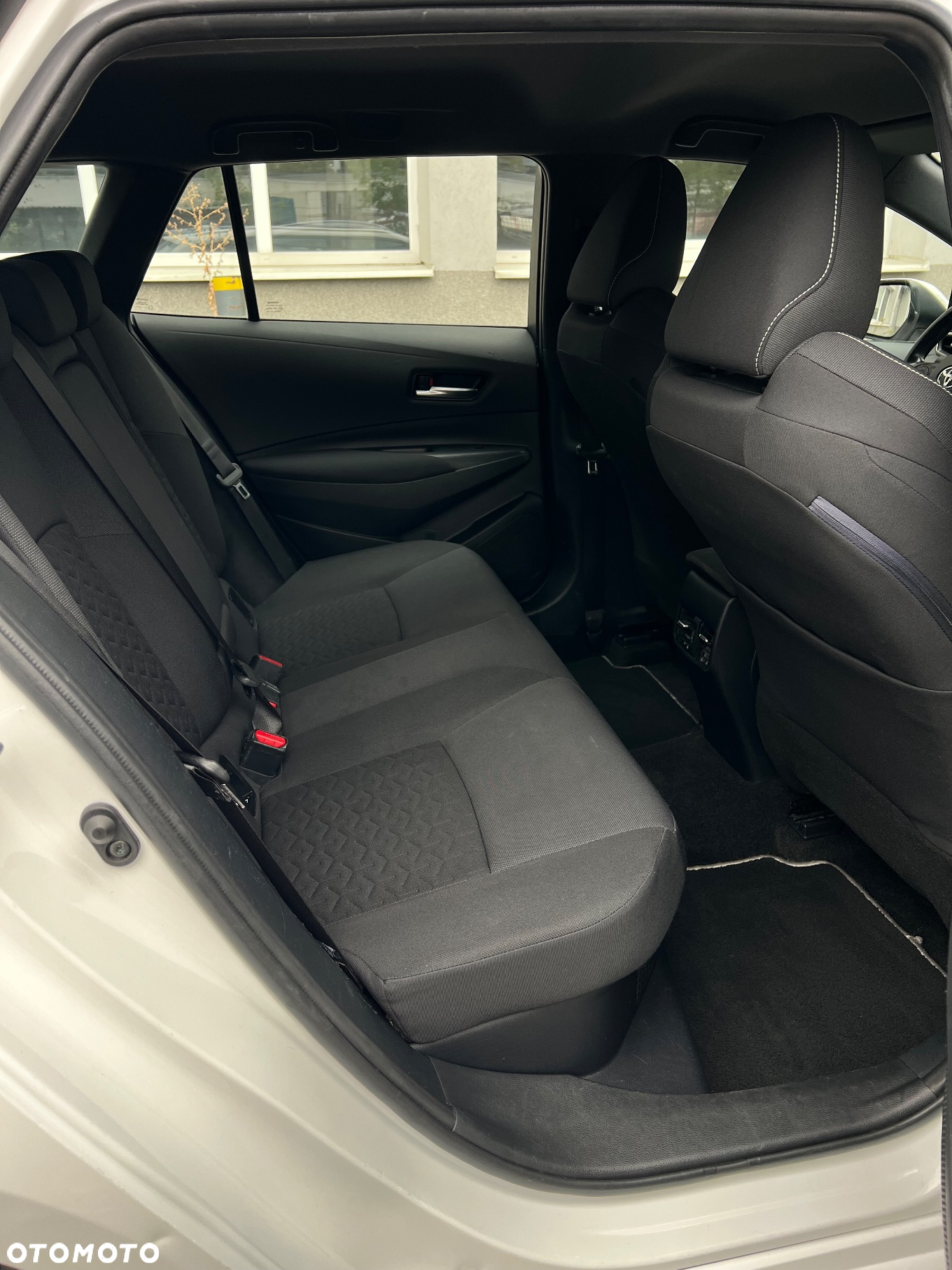 Toyota Corolla 1.8 Hybrid - 9