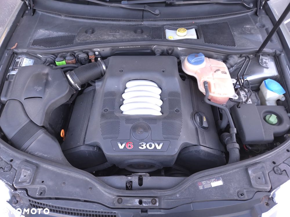 Volkswagen Passat 2.8 V6 4Mot Highline - 17
