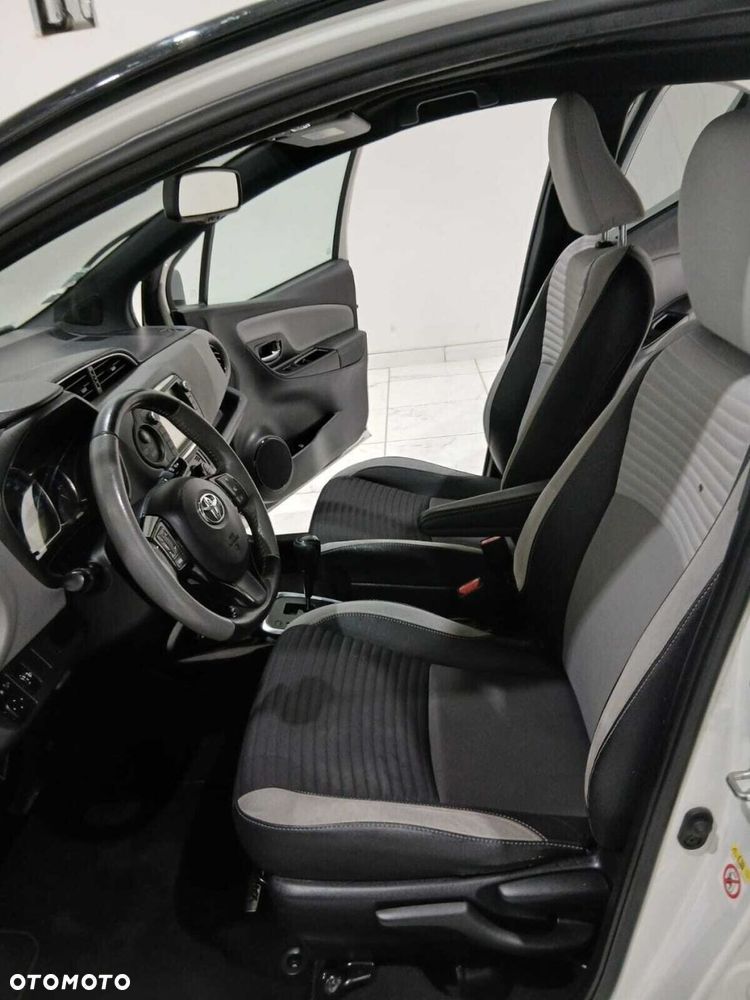 Toyota Yaris - 32